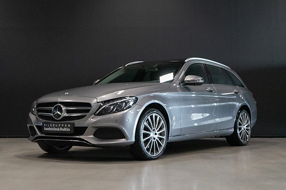 Mercedes-Benz C400 3 of 5