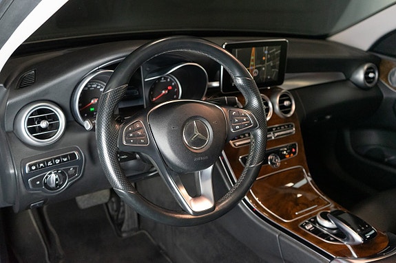 Mercedes-Benz C400 13 of 20