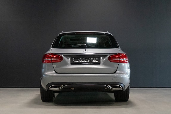 Mercedes-Benz C400 8 of 20