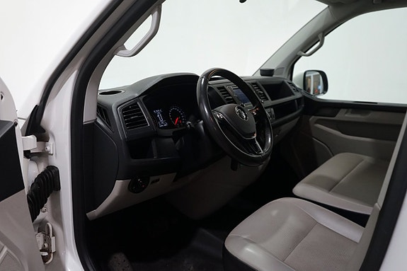 Volkswagen Transporter 8 of 13