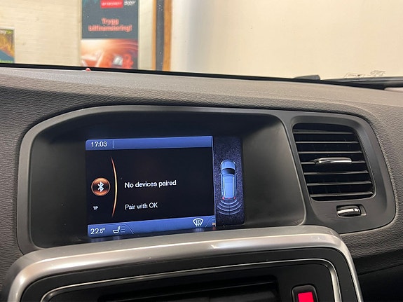 Volvo V60 14 of 16