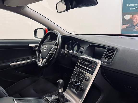 Volvo V60 10 of 16