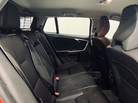 Volvo V60 13 of 16