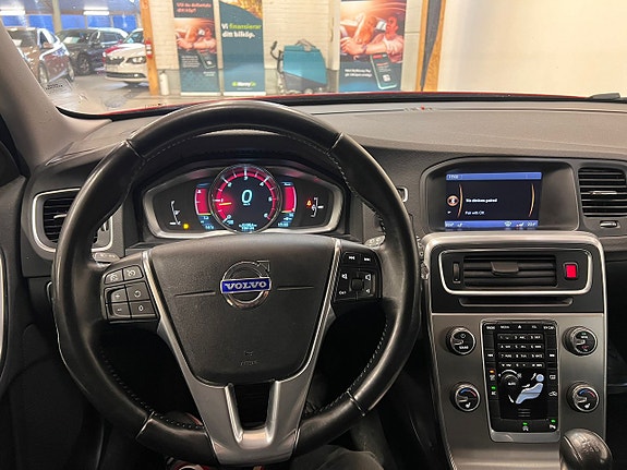 Volvo V60 9 of 16