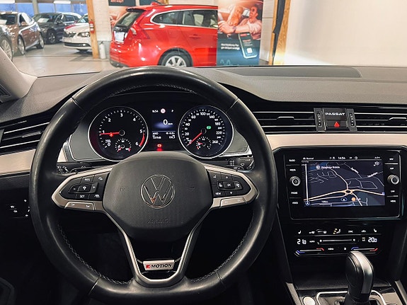 Volkswagen Passat 19 of 21