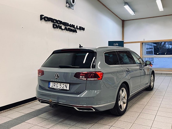 Volkswagen Passat 7 of 21