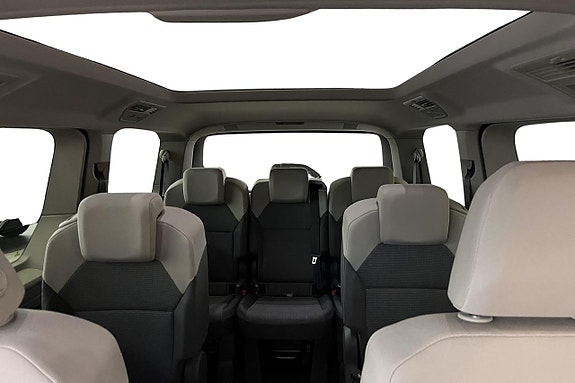 Volkswagen Multivan 9 of 13