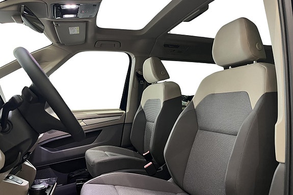 Volkswagen Multivan 8 of 13