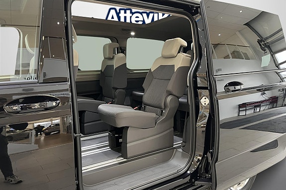 Volkswagen Multivan 11 of 13