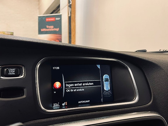 Volvo V40 Cross Country 13 of 18