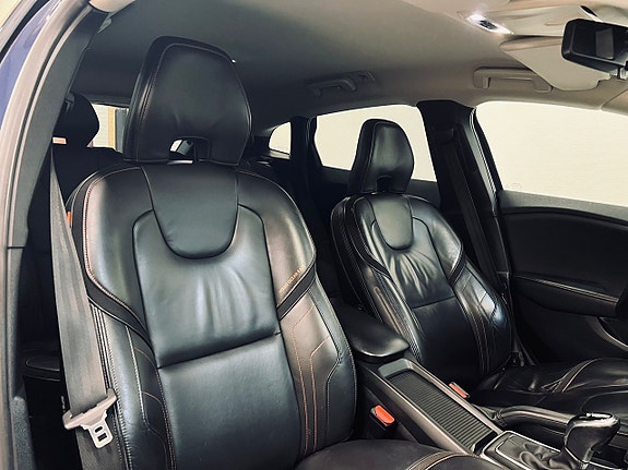 Volvo V40 Cross Country 8 of 18
