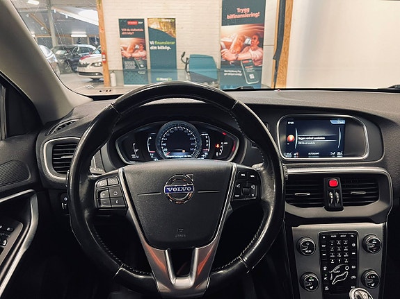 Volvo V40 Cross Country 18 of 18