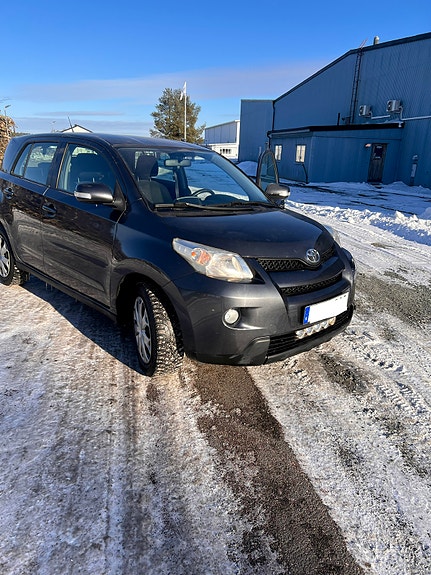 Toyota Urban Cruiser 2 of 20