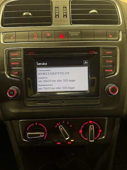 Volkswagen Polo 12 of 16