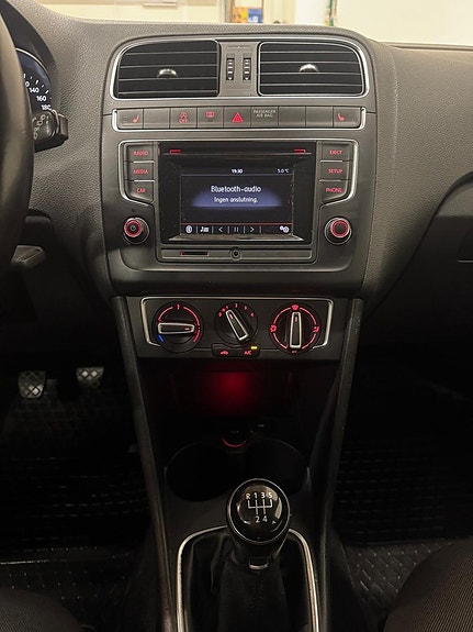 Volkswagen Polo 11 of 16