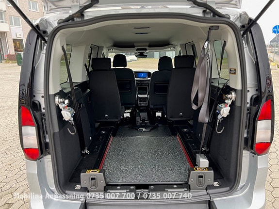 Ford Connect Tourneo 12 of 30
