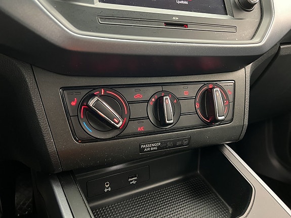 Seat Arona 16 of 25