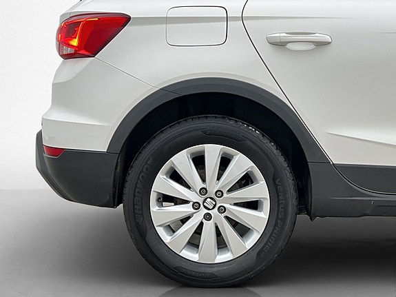 Seat Arona 22 of 25