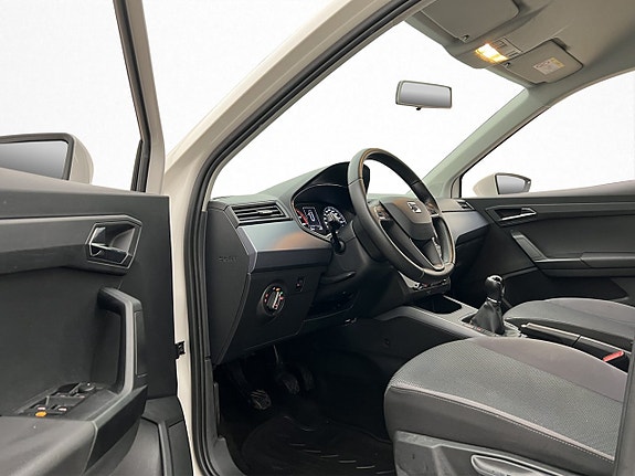Seat Arona 8 of 25