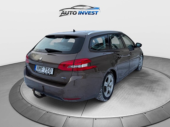 Peugeot 308 SW 4 of 5