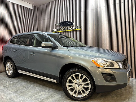 Volvo XC60 2 of 5
