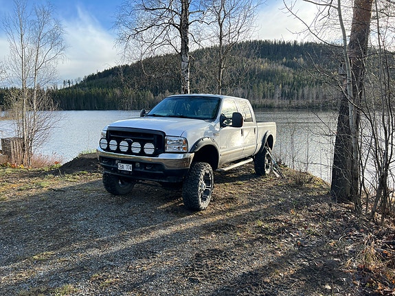 Ford F-250 2 of 3
