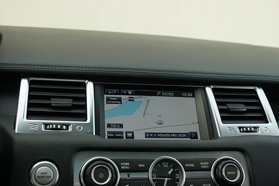 Land Rover Range Rover Sport 24 of 28