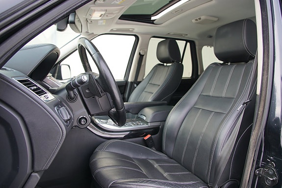 Land Rover Range Rover Sport 17 of 28