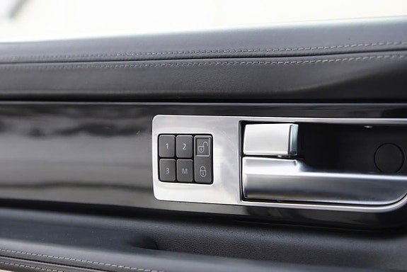 Land Rover Range Rover Sport 17 of 25