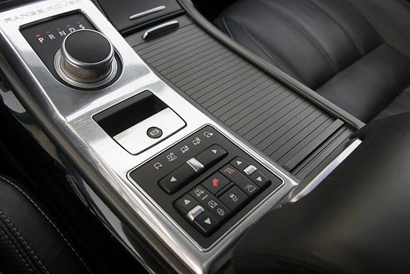 Land Rover Range Rover Sport 26 of 28