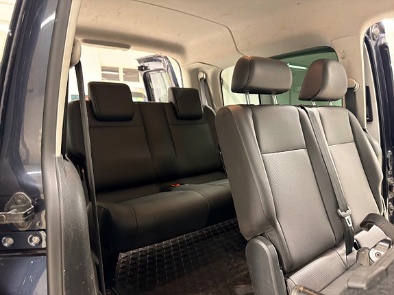 Volkswagen Caddy Maxi 16 of 19