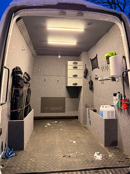 Volkswagen Crafter 35 2 of 4