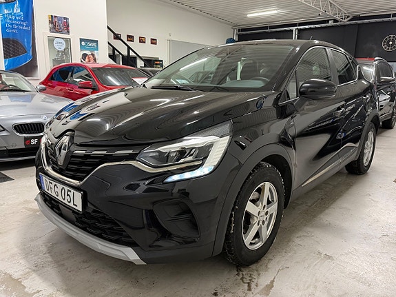 Renault Captur 3 of 5