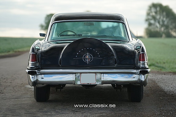 Lincoln Continental 4 of 5