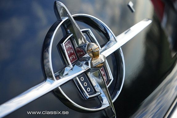 Lincoln Continental 12 of 24