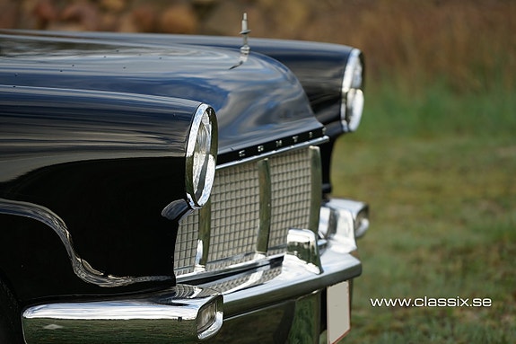 Lincoln Continental 14 of 24