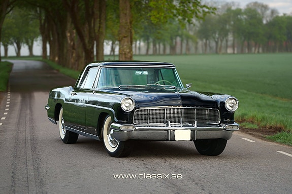 Lincoln Continental 16 of 24