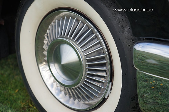 Lincoln Continental 17 of 24