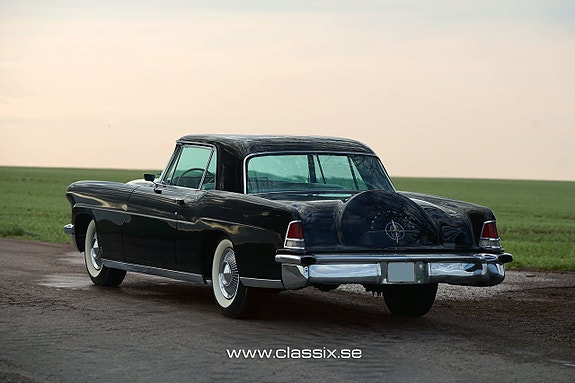 Lincoln Continental 18 of 24