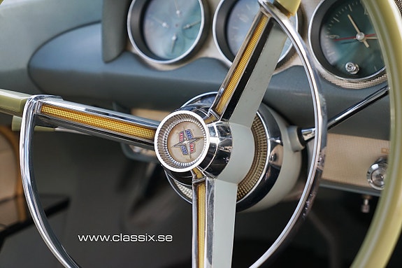 Lincoln Continental 22 of 24