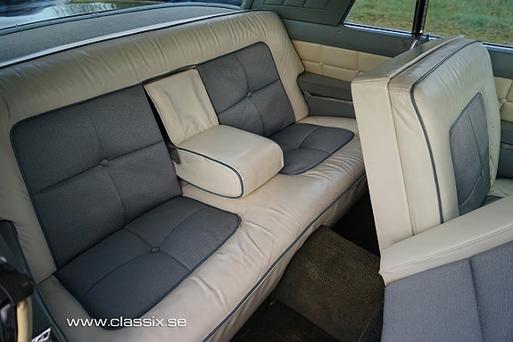 Lincoln Continental 6 of 24