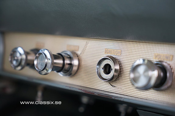 Lincoln Continental 21 of 24