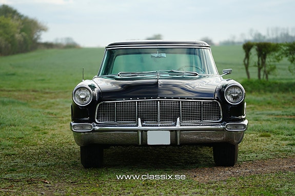 Lincoln Continental 10 of 24