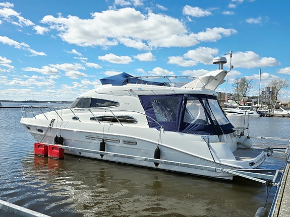 Sealine T47 2001 Volvo Penta TAMD 74P EDC