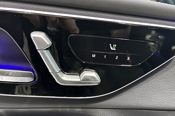 Mercedes-Benz GLC300 de 12 of 16