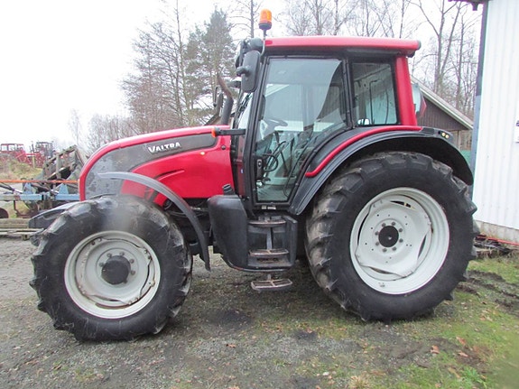 Valtra N111E