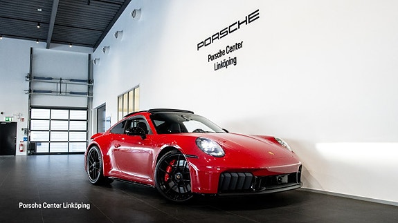 Porsche 911 Carrera 4 GTS