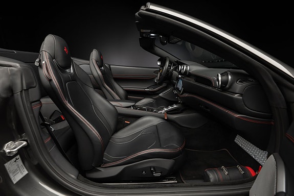 Ferrari Portofino 14 of 16