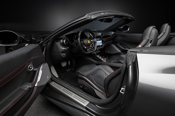 Ferrari Portofino 8 of 16