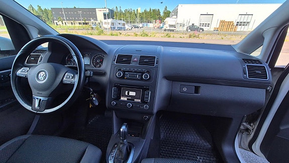 Volkswagen Touran 13 of 15
